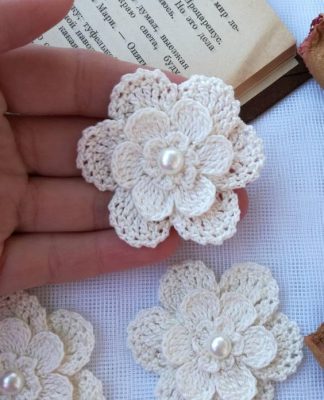 Tiny Sets of Flowers Embroidered on Perfect Lace Fabric, Bring You the Spring Spirit
