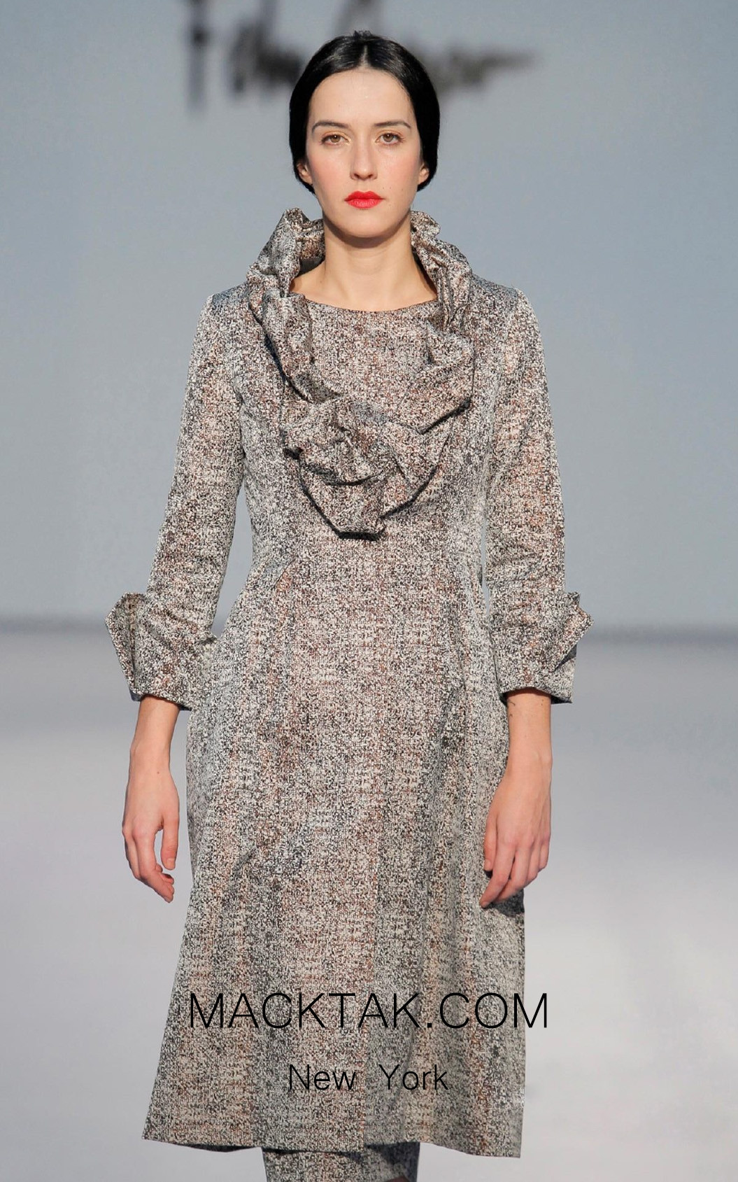 Fely Campo 17122 Front Dress