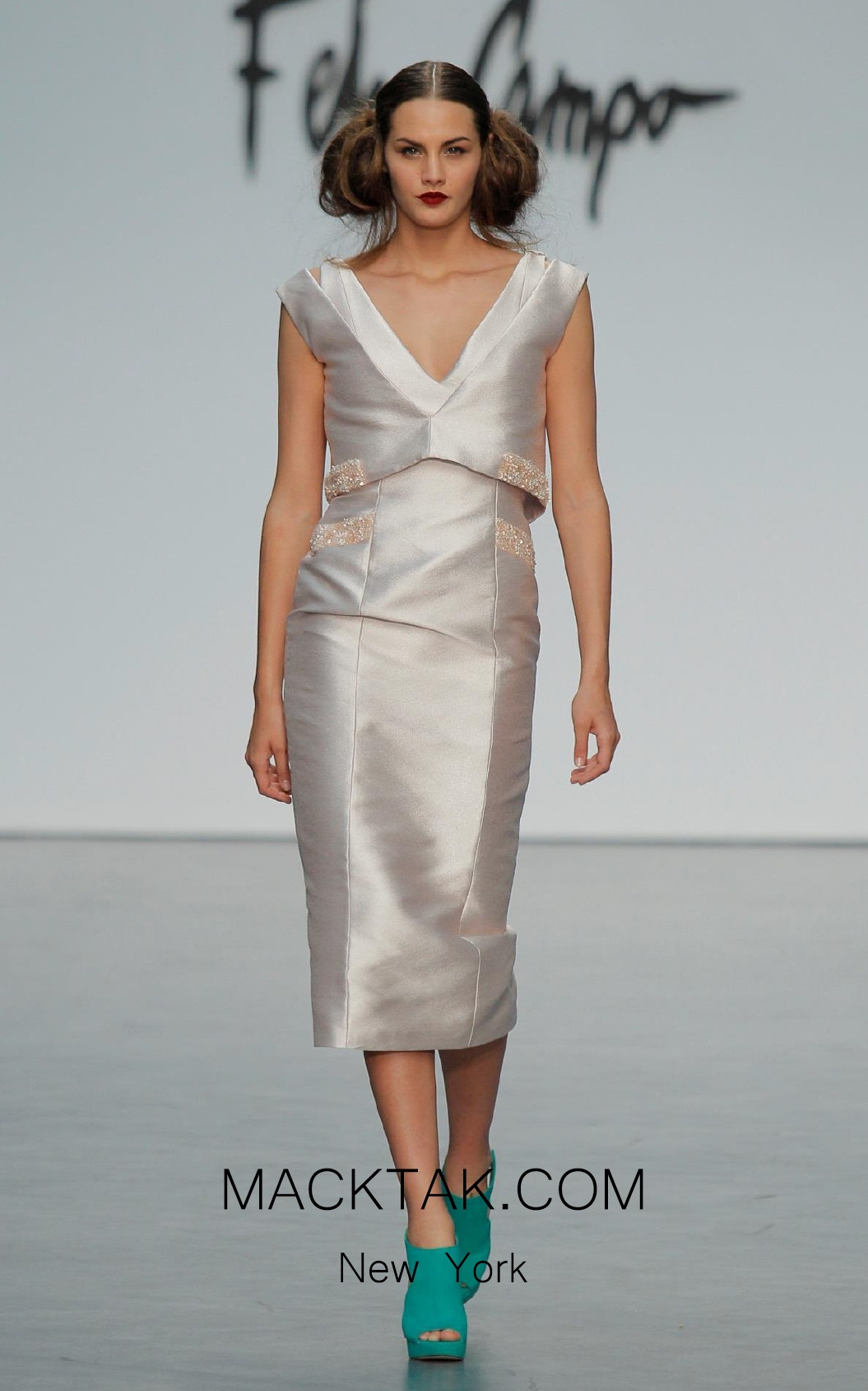 Fely Campo 18133 Front Dress