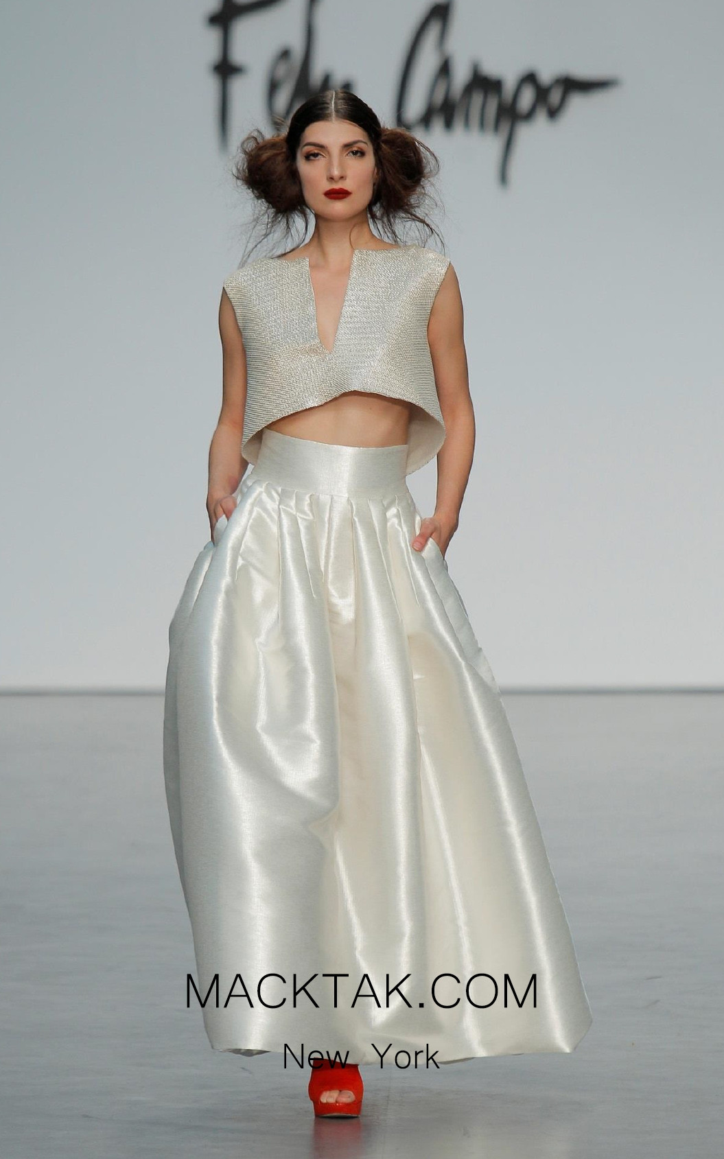 Fely Campo 18139 Front Dress