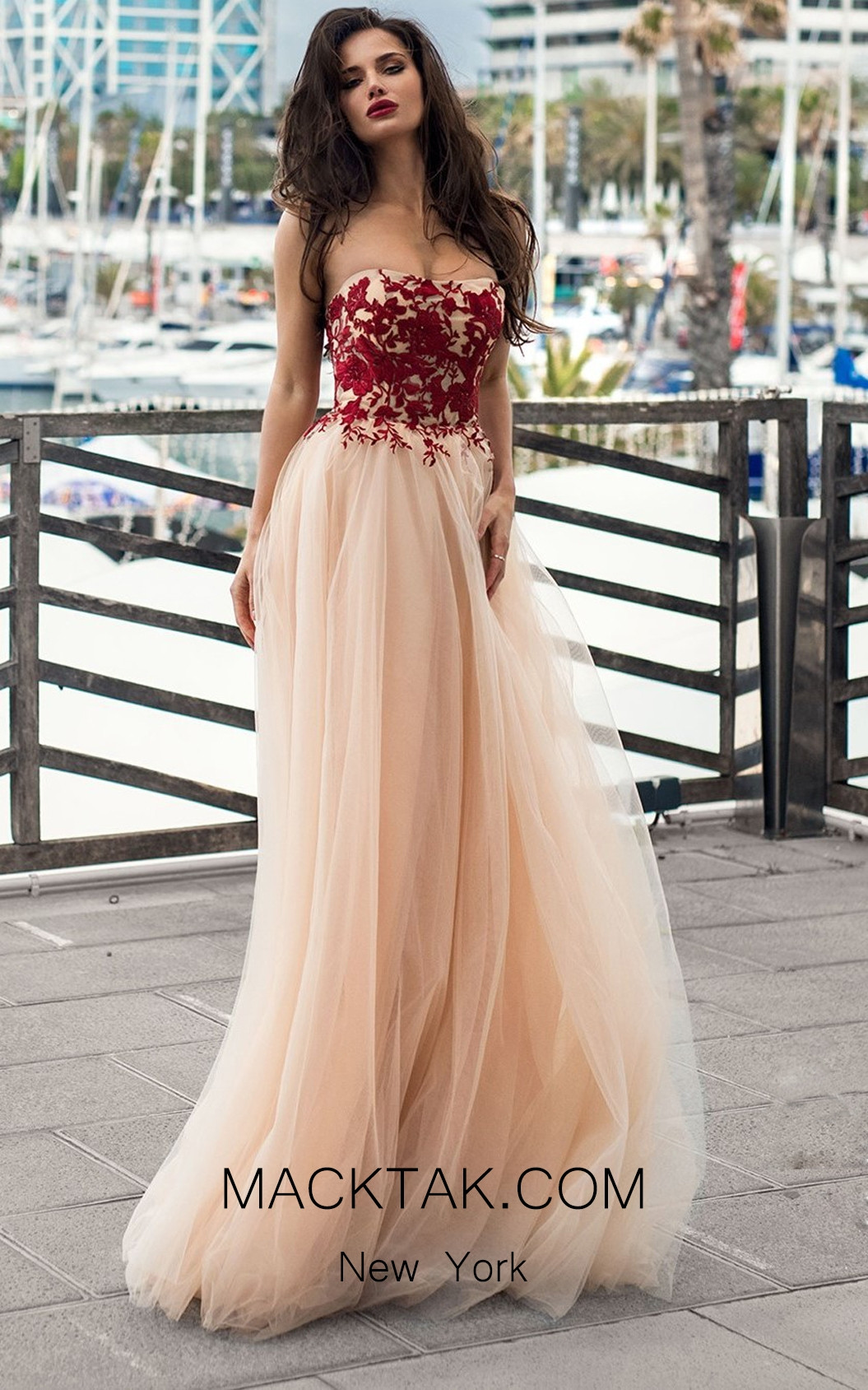 Ariamo Evelyn Front Dress