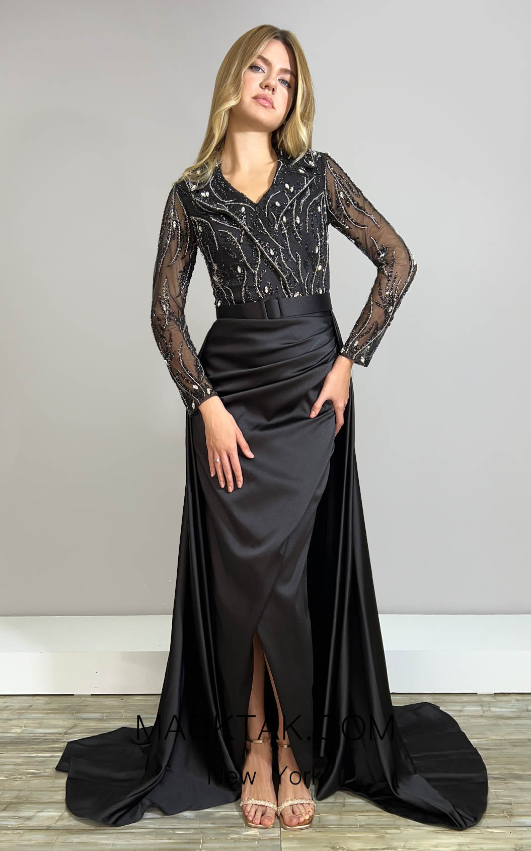 MackTak Collection 9055 Dress with adjustable belt